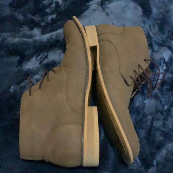 Boots - Picture 3 of 3